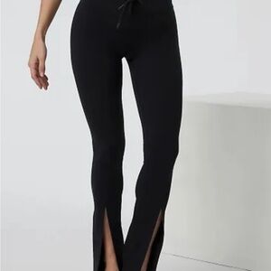 Vuori Black Women's Leggings with Slit Detail